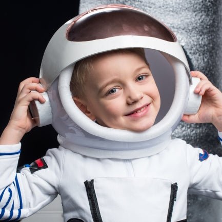 Casco de astronauta adulto